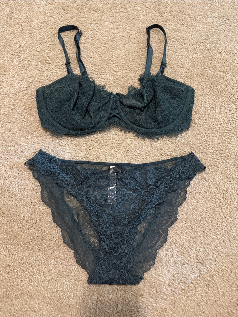 Victoria's Secret Dark Green Lace Underwire Bra & Bikini Set